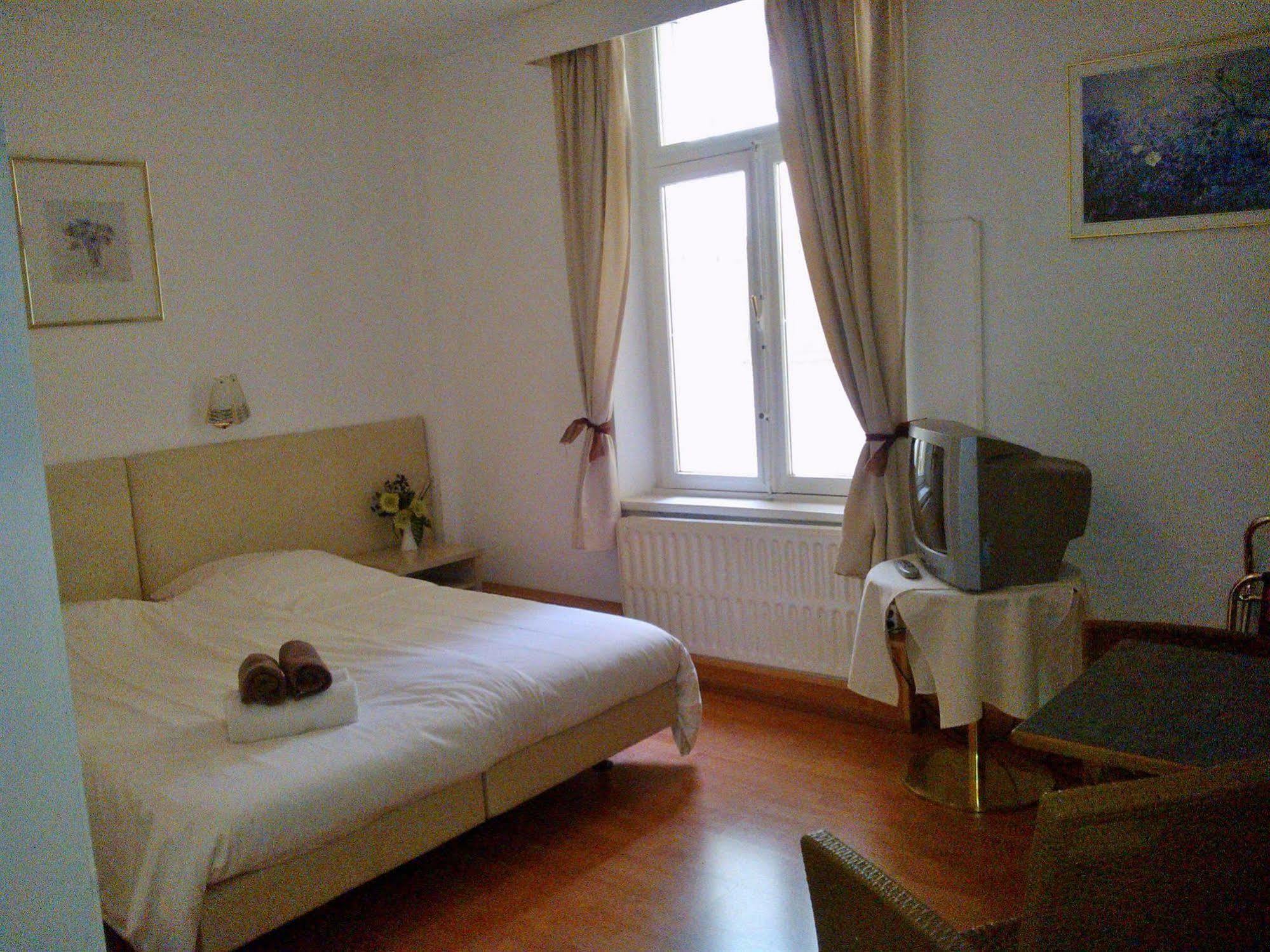 Ziza Hotel Valkenburg aan de Geul Ngoại thất bức ảnh